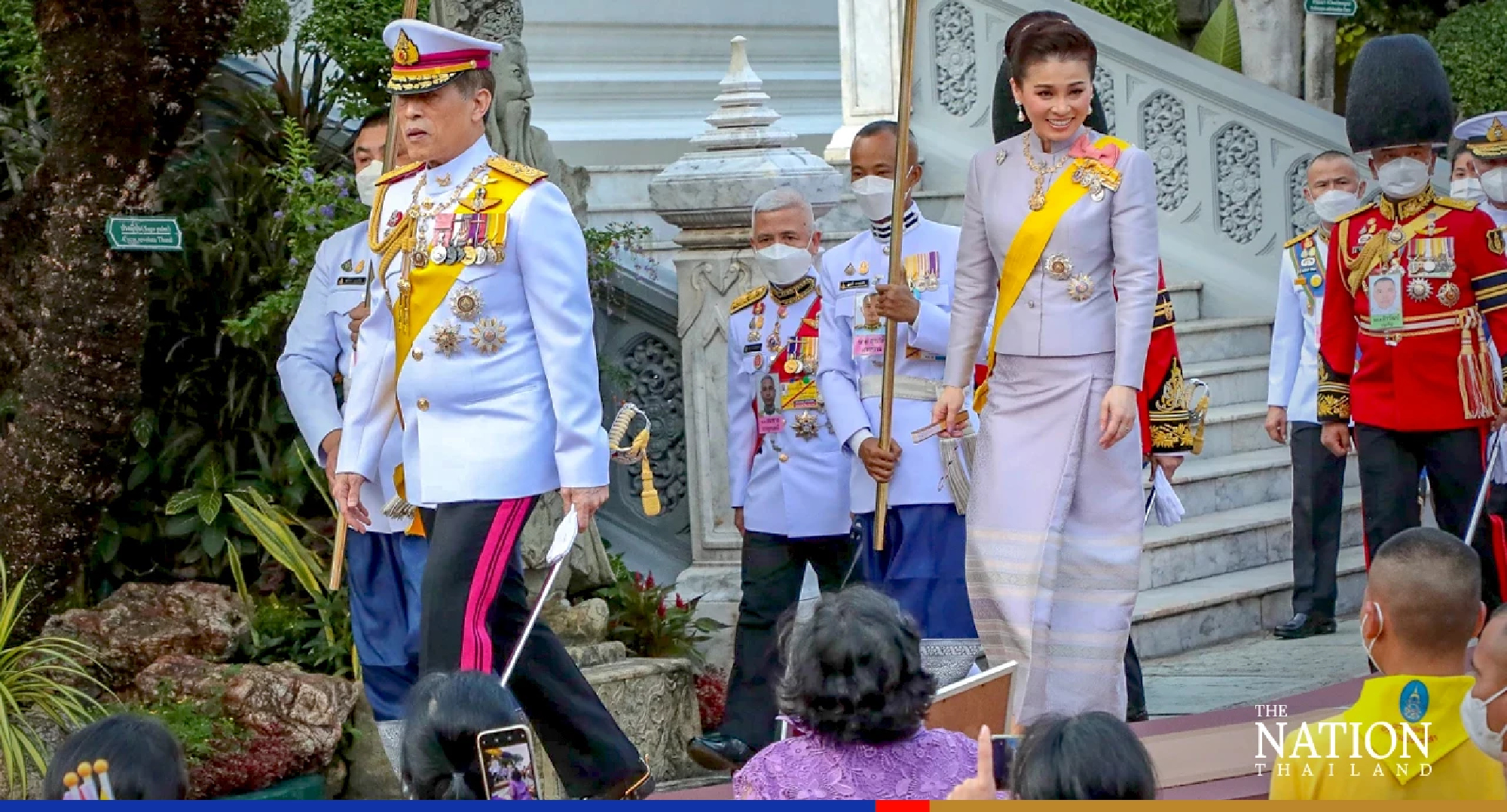 Their Majesties make merit on Queen Suthida’s birthday