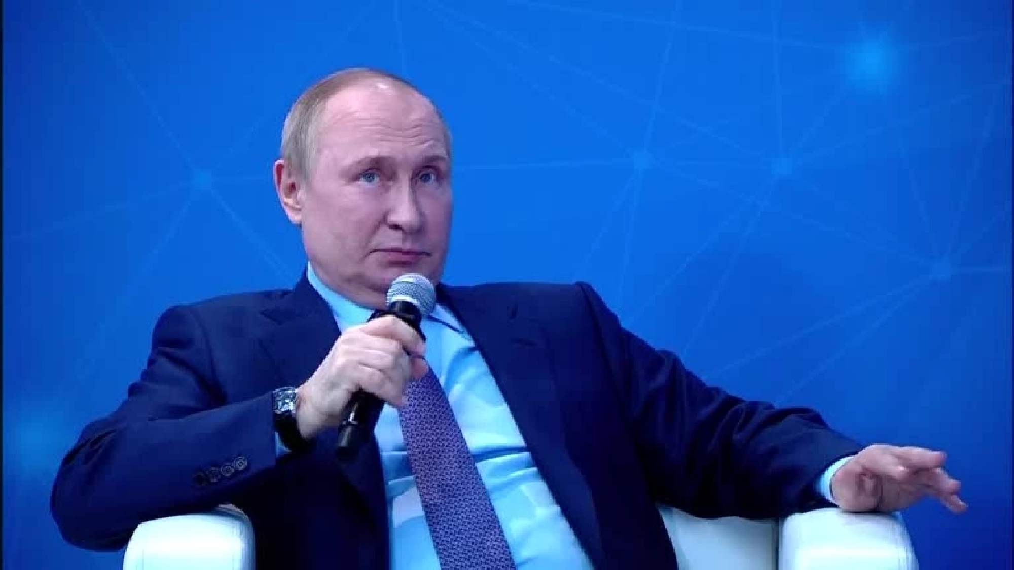 Putin says no Iron Curtain will close off Russia's economy