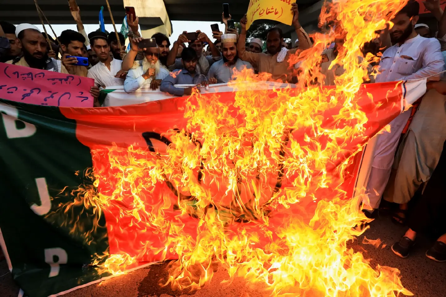 India on security alert after al-Qaeda threat of suicide attacks