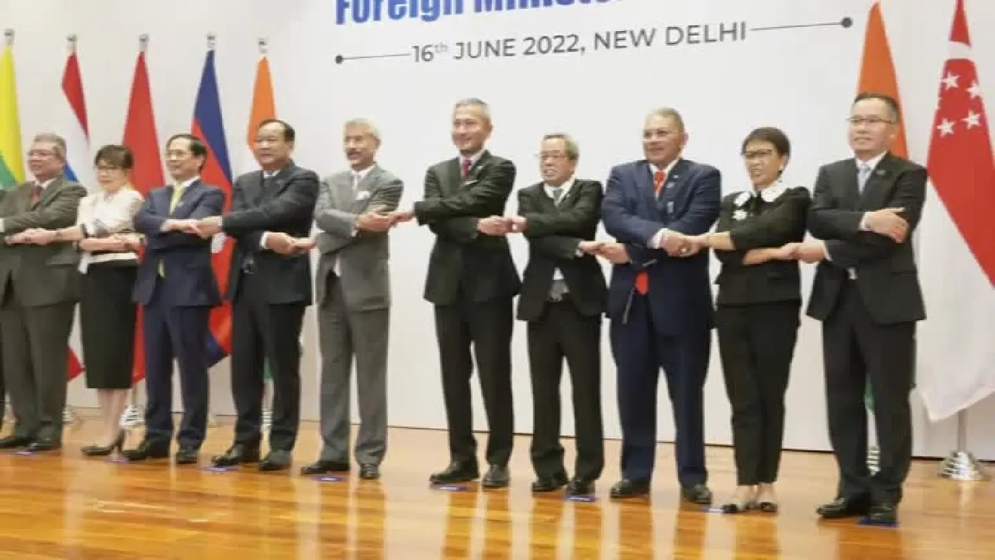 Asean foreign ministers hold talks in New Delhi