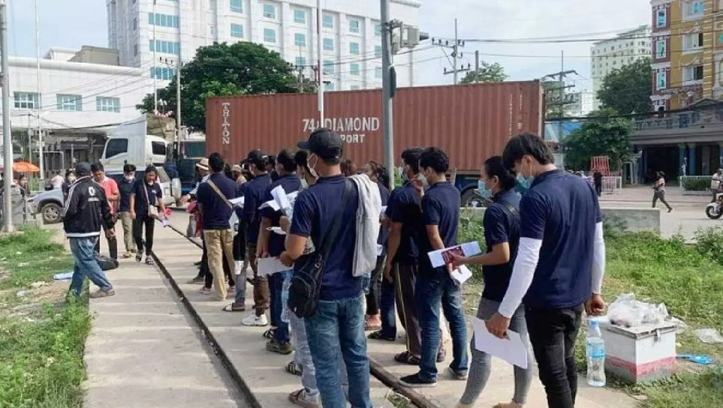 Cambodian migrant workers to Thailand total over 15,000 in first 5 months this year Cambodian migrant workers to Thailand total over 15,000 in first 5 months this year
