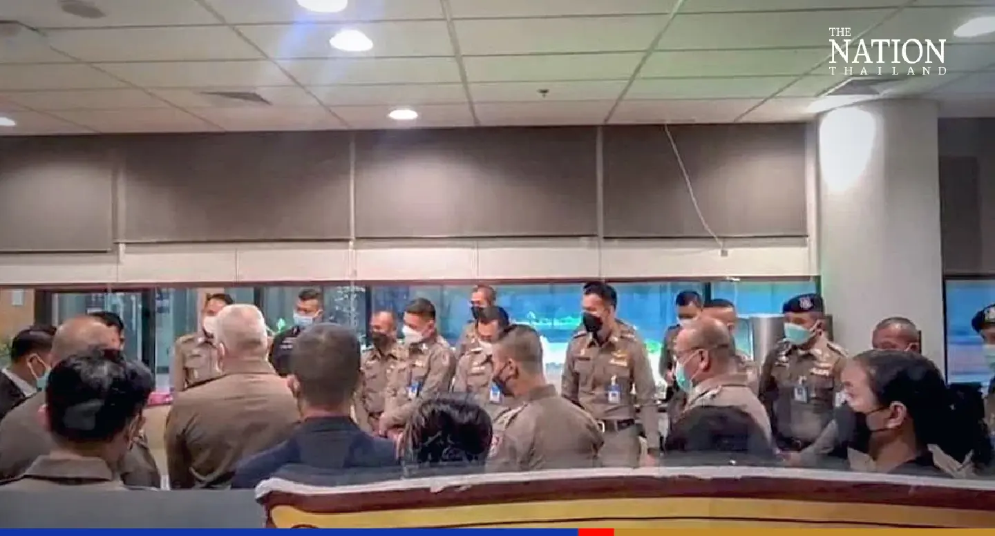 Parliament police shoot down new uniform plan