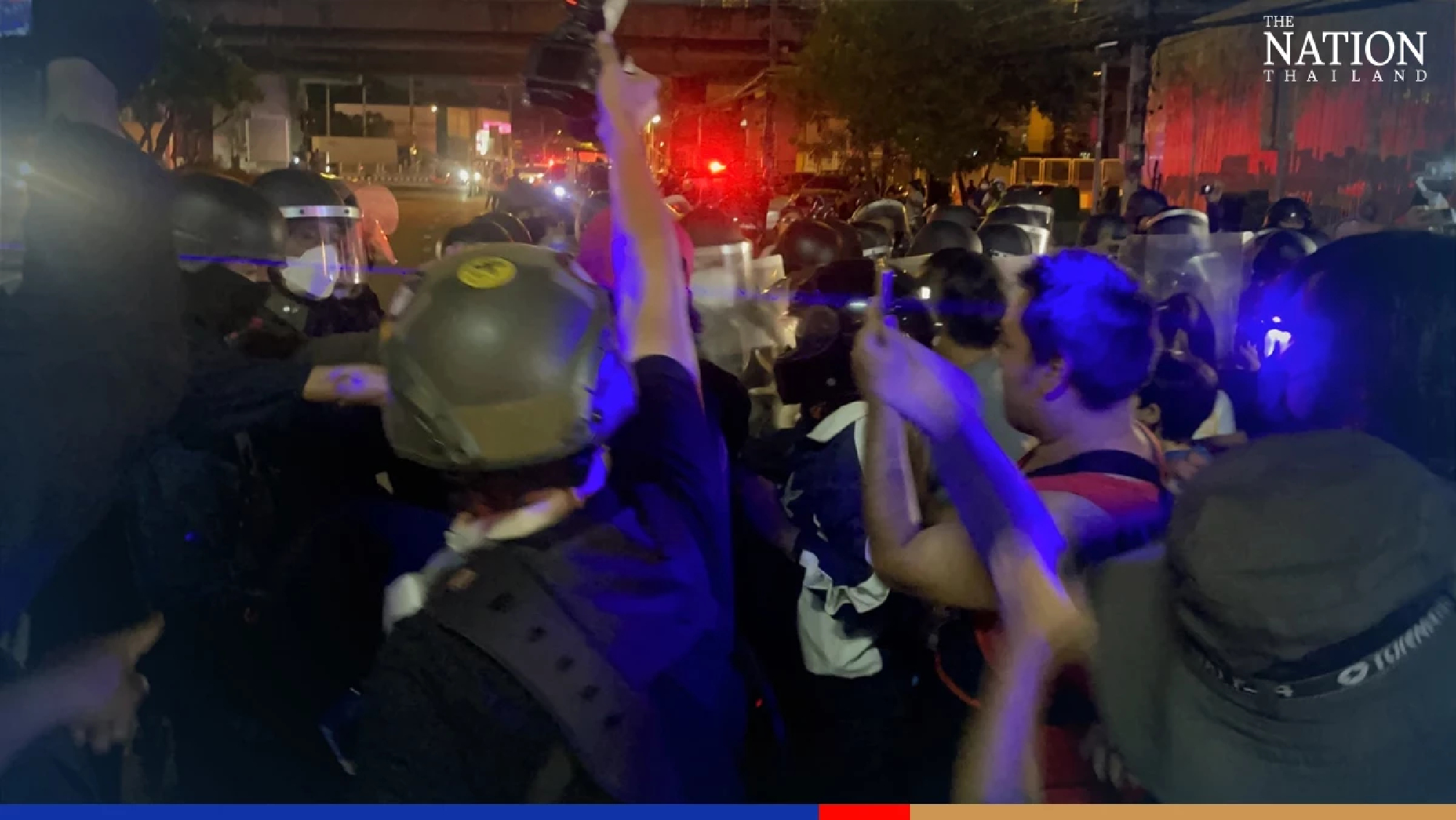 Small clashes, injuries mark Thalugaz protest at Din Daeng on Sunday