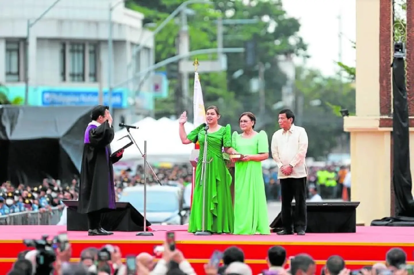 Sara Duterte takes her oath as PH 15th Vice President Sara Duterte takes her oath as PH 15th Vice President