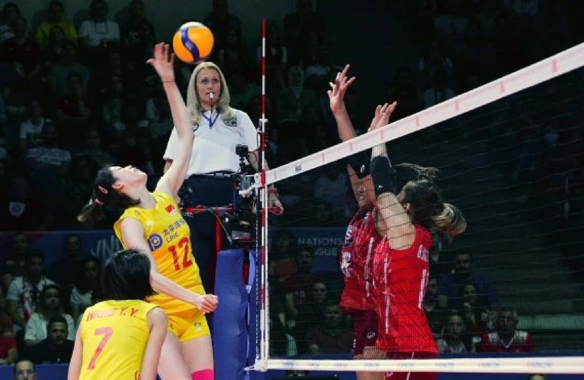 China women's volleyball team loses against Thailand at Nations League