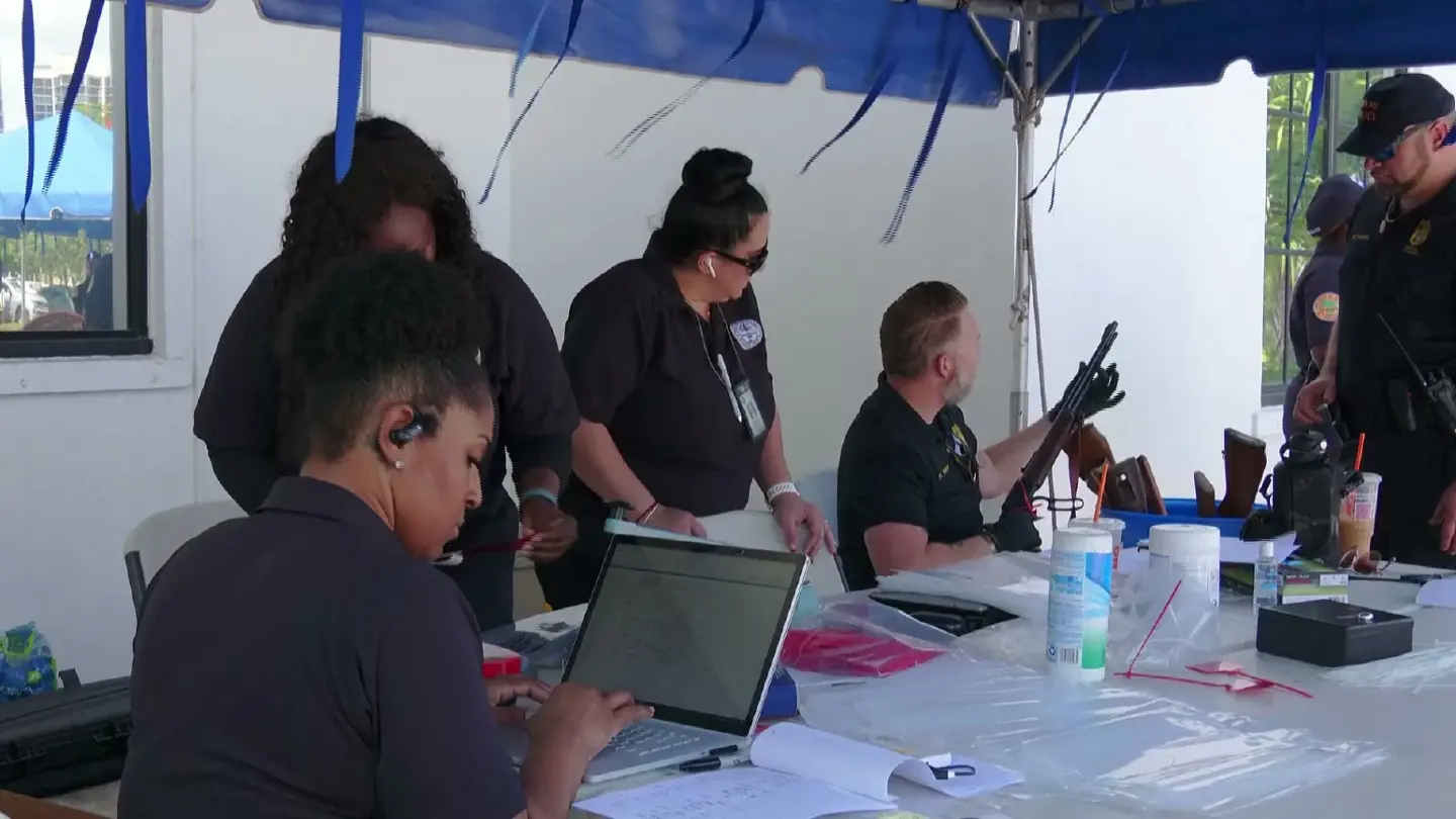 "Support Ukraine and take guns off the street" Miami holds gun buyback