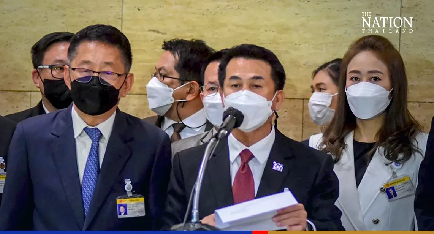 Opposition submits censure motion against Prayut, 10 Cabinet members Opposition submits censure motion against Prayut, 10 Cabinet members