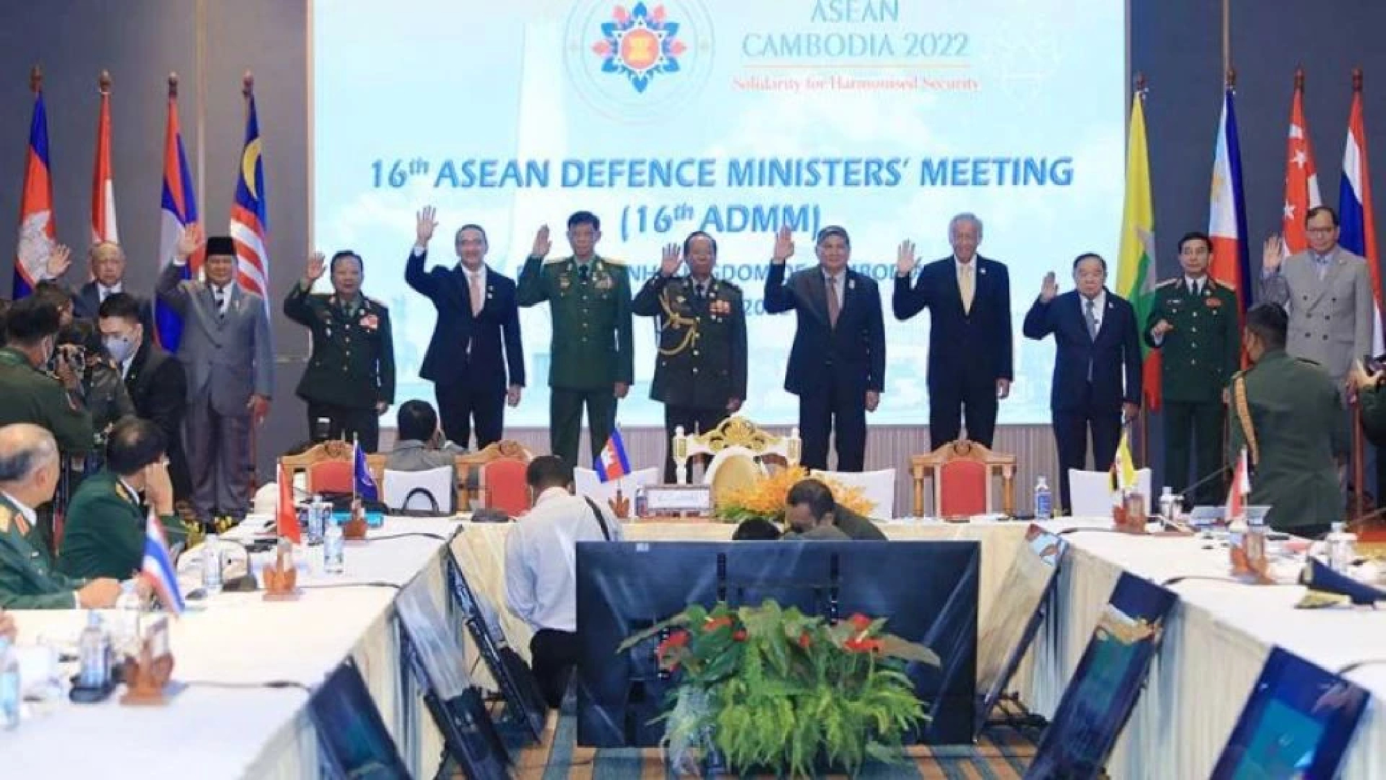 Asean defence chiefs adopt co-op declaration at meeting