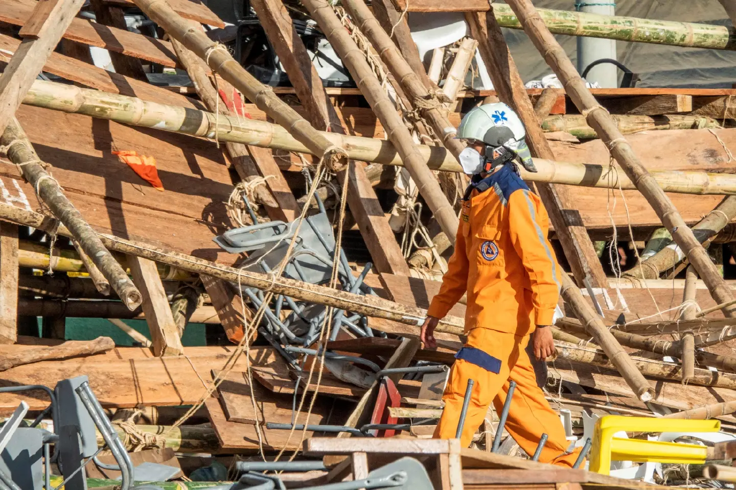 Four killed, 70 injured in partial collapse of bullring in Colombia