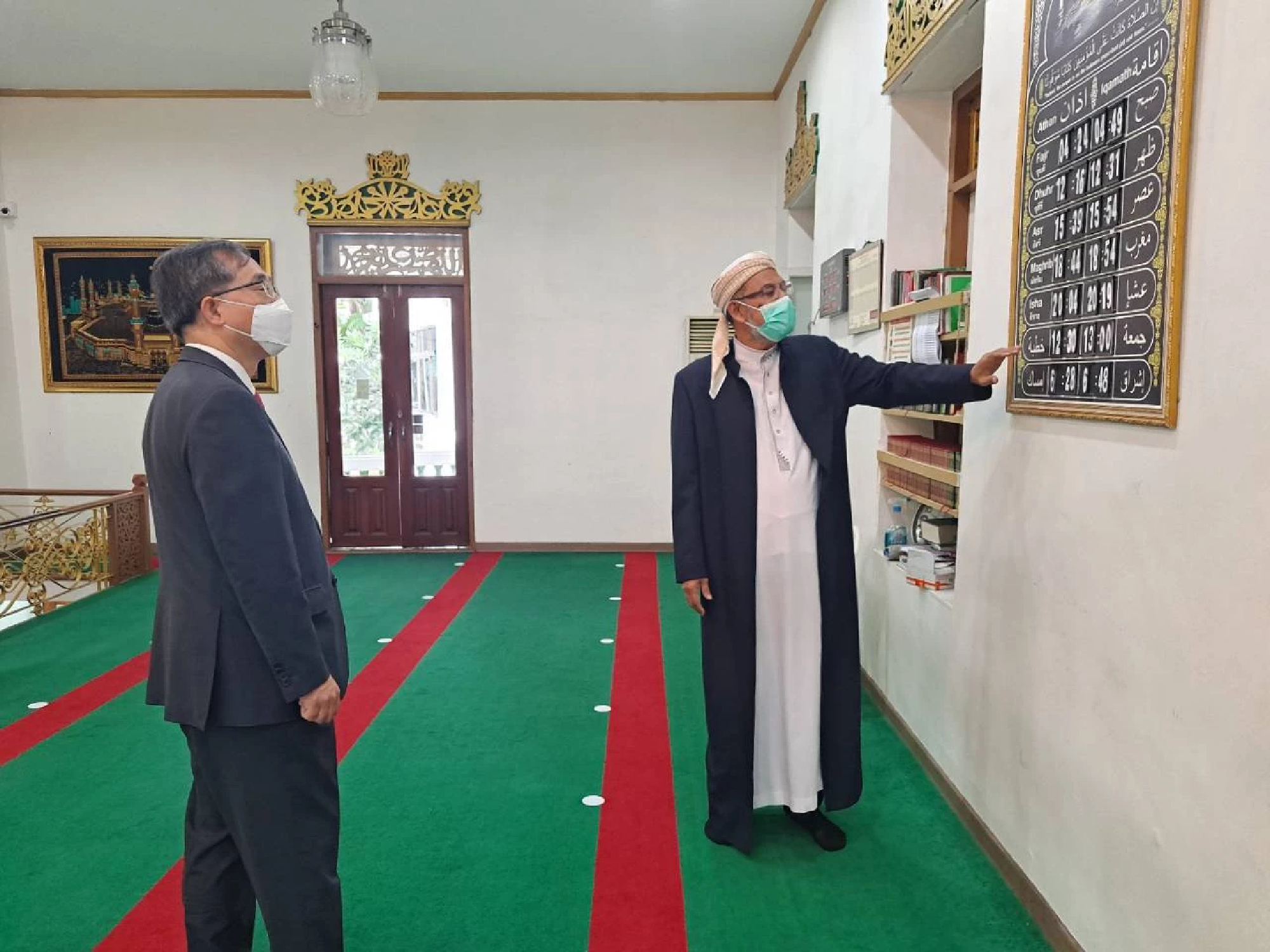 South Korean envoy visits cemeteries of Korean war soldiers