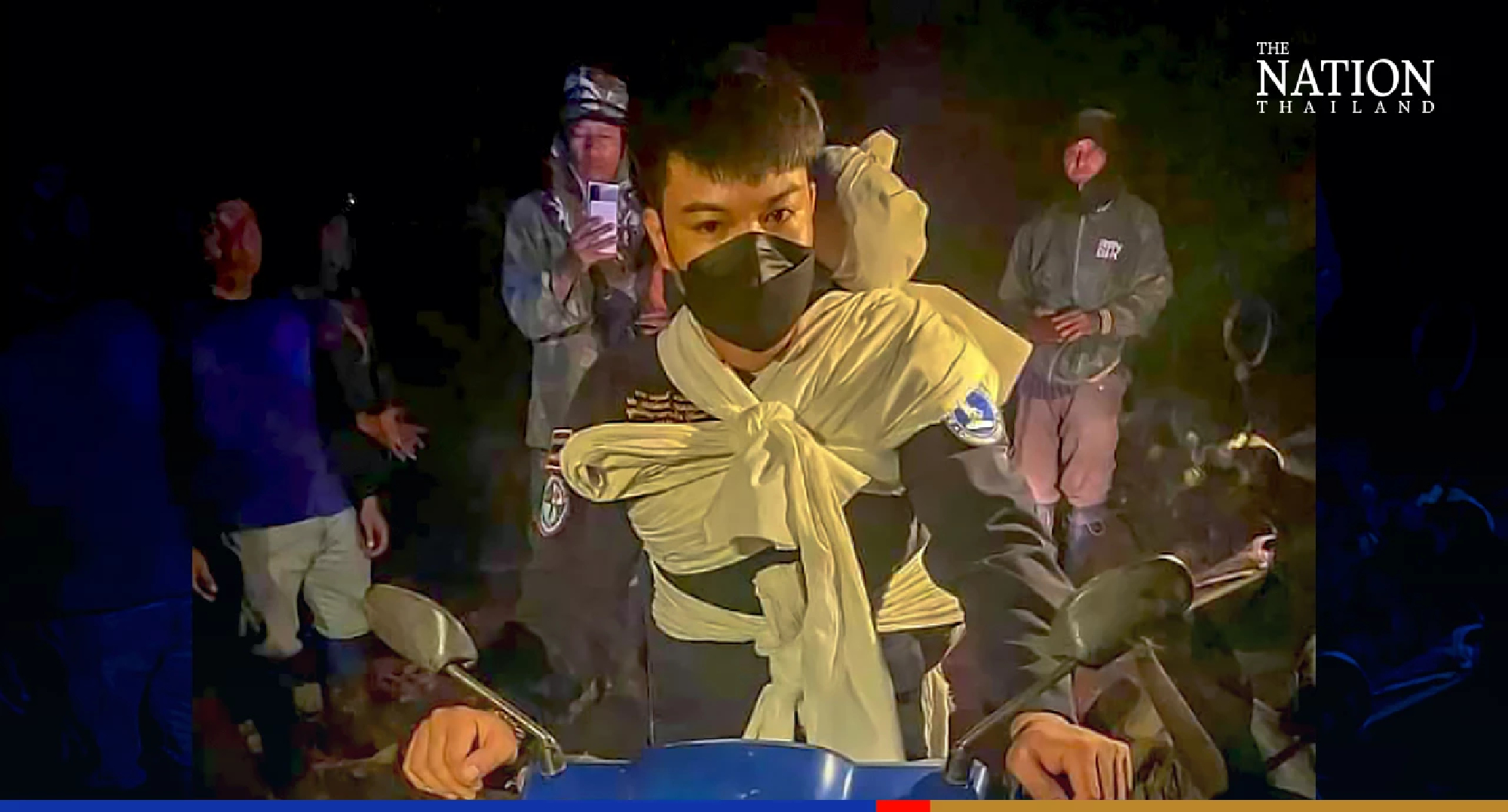 Volunteer wins praise for carrying dead body on his bike