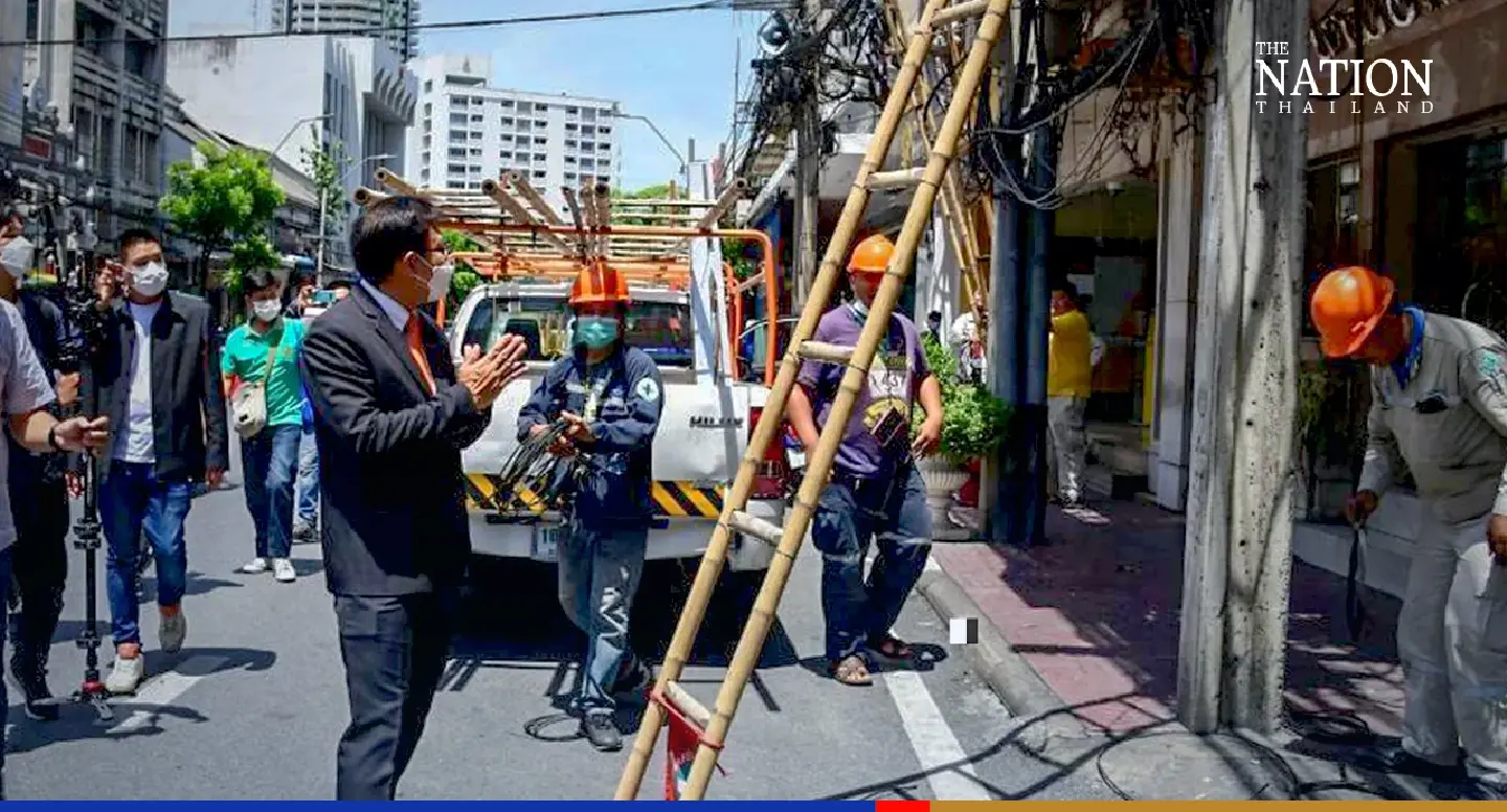 MEA tidies up power lines in Sampheng after fire MEA tidies up power lines in Sampheng after fire