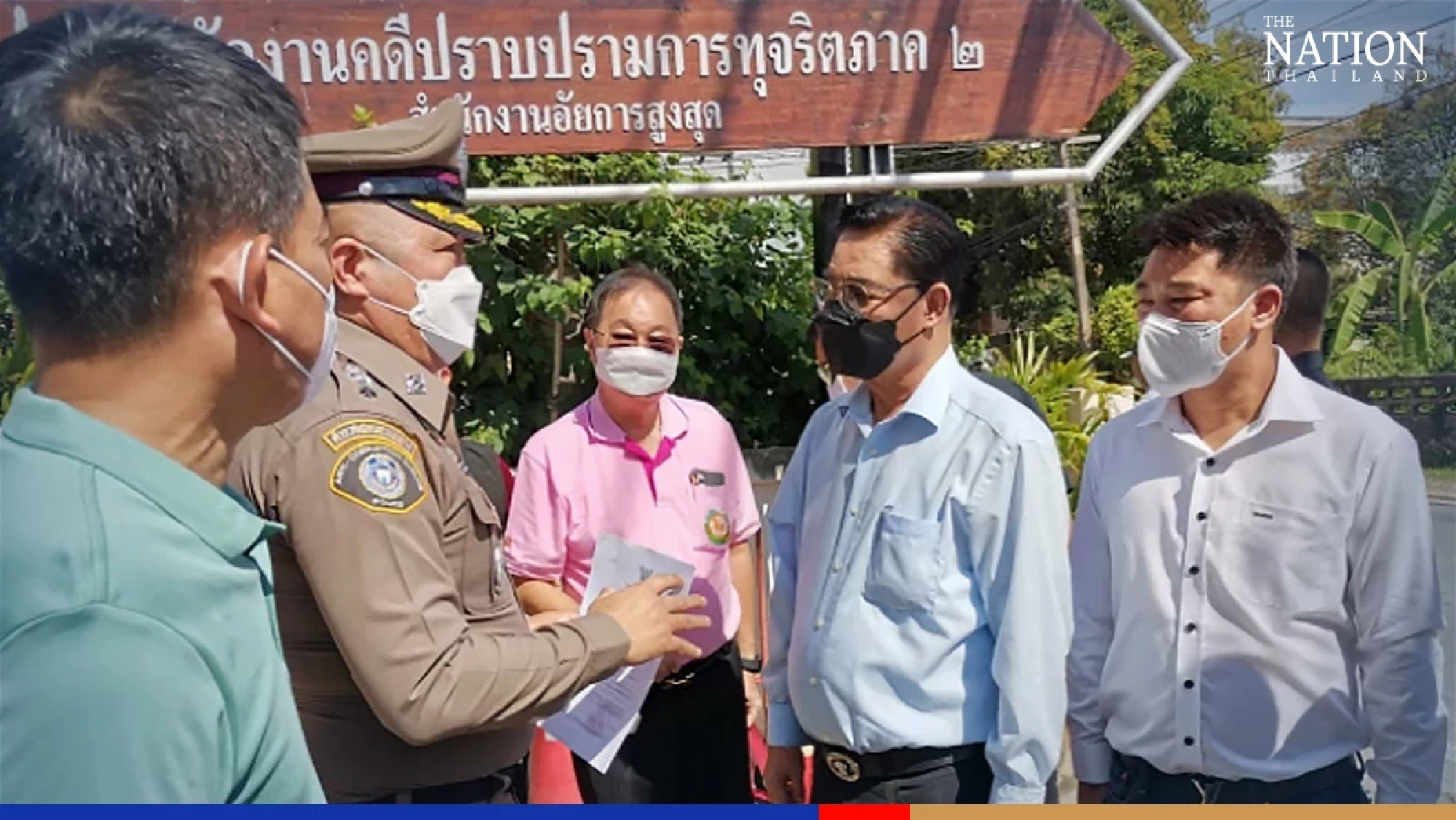 Did Kanokwan’s father surrender or was he arrested?