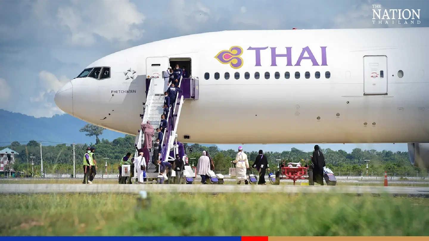 Hundreds of Narathiwat pilgrims leave for hajj in Saudi Arabia Hundreds of Narathiwat pilgrims leave for hajj in Saudi Arabia