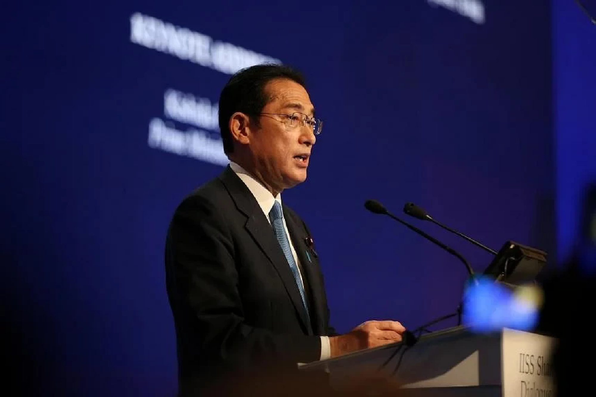 Japanese PM vows to expand security role in Asia