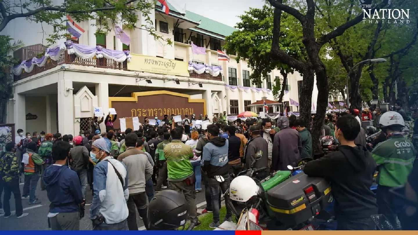 GrabBike riders submit 4-point demand to Transport Ministry GrabBike riders submit 4-point demand to Transport Ministry