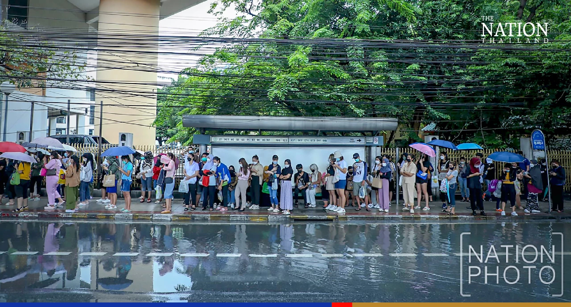 Flooded roads make life more difficult for Bangkokians