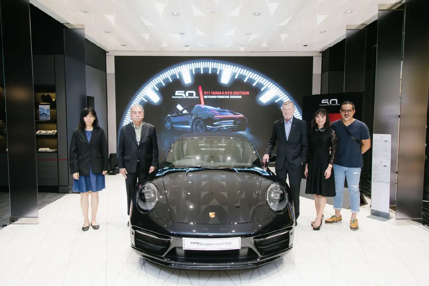 911 Targa 4 GTS Edition 50 Years Porsche Design : A modern take on a design classic 911 Targa 4 GTS Edition 50 Years Porsche Design : A modern take on a design classic