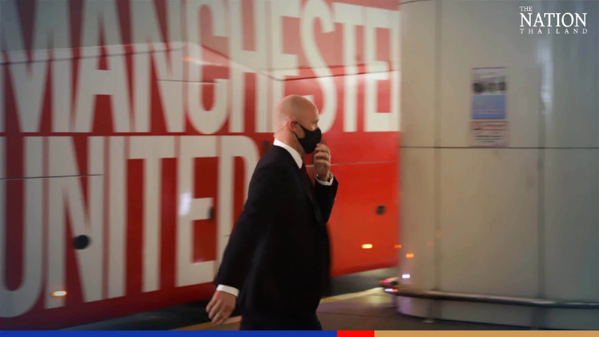 Manchester United land in Thailand without Ronaldo