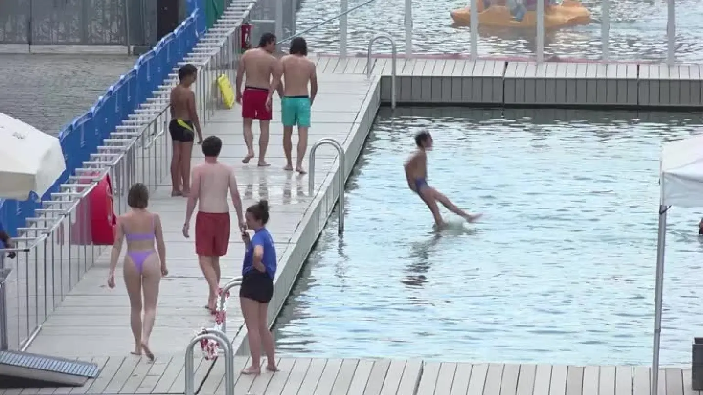 Can't afford a vacation? Paris 'beach' a good alternative, locals say
