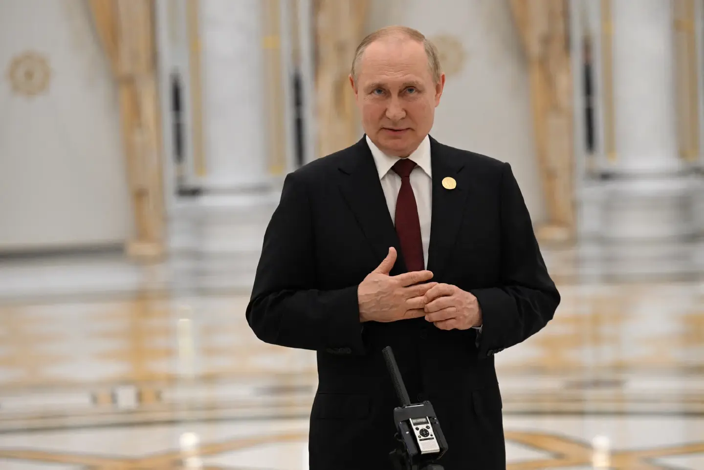 'Disgusting sight' if G7 leaders undressed - Putin fires back