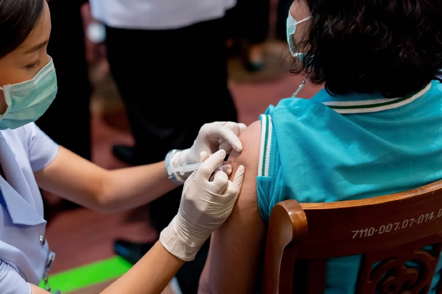 AstraZeneca’s COVID-19 vaccine provides equally effective protection against hospitalisation and deaths compared with mRNA vaccines, latest expert review shows