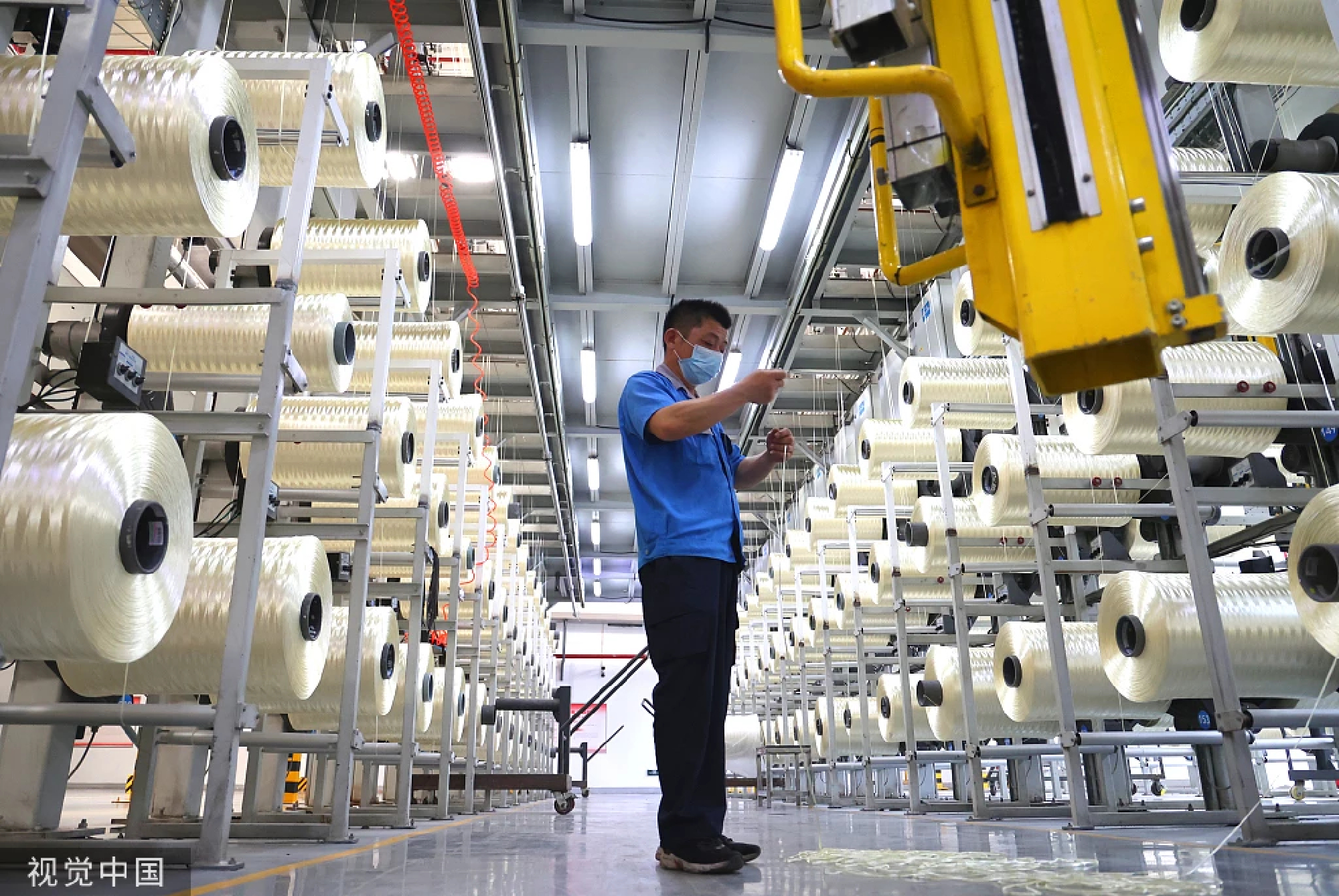 China's GDP rises 2.5% year-on-year in H1