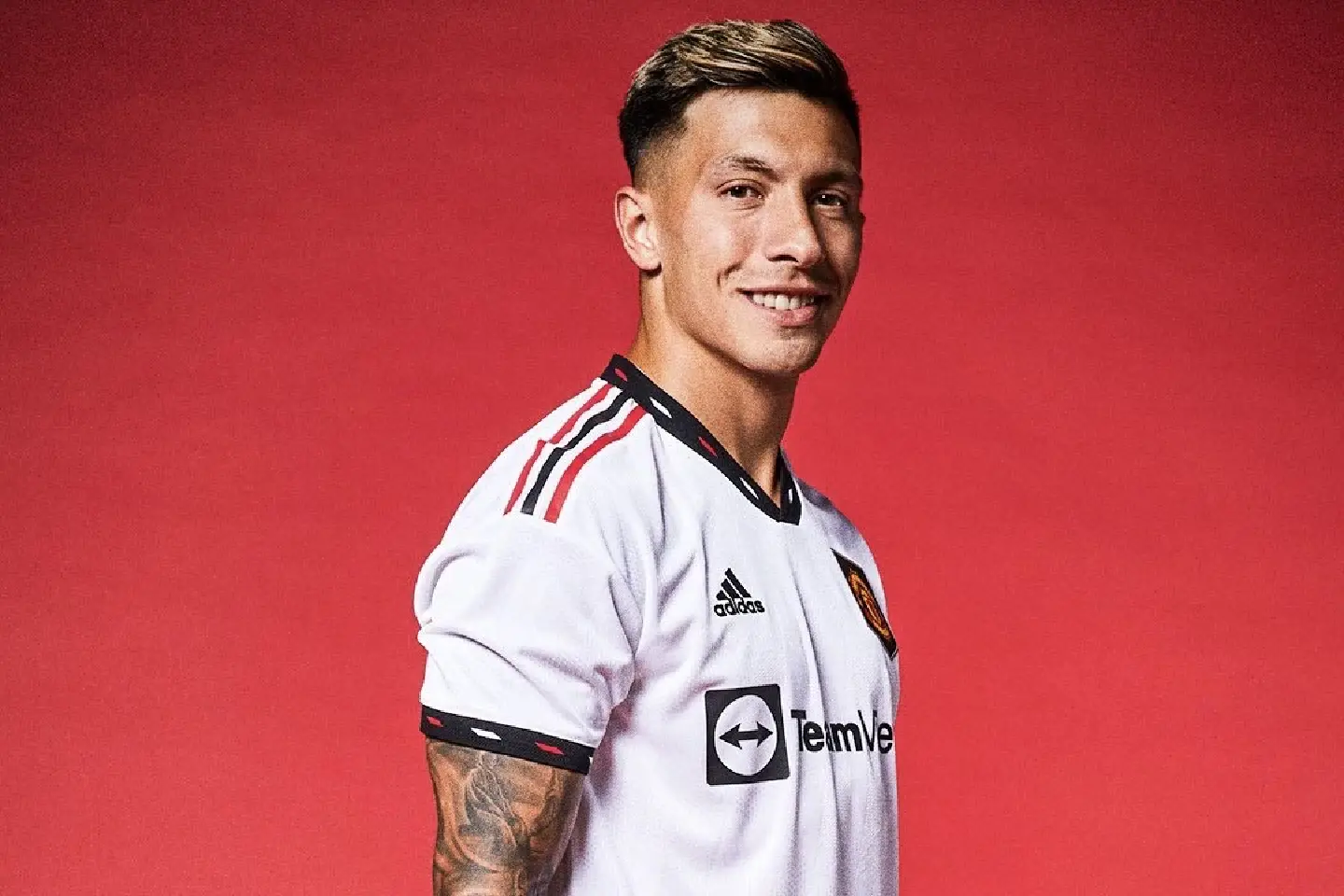 Martinez completes 57 million euro move from Ajax to Manchester United Martinez completes 57 million euro move from Ajax to Manchester United