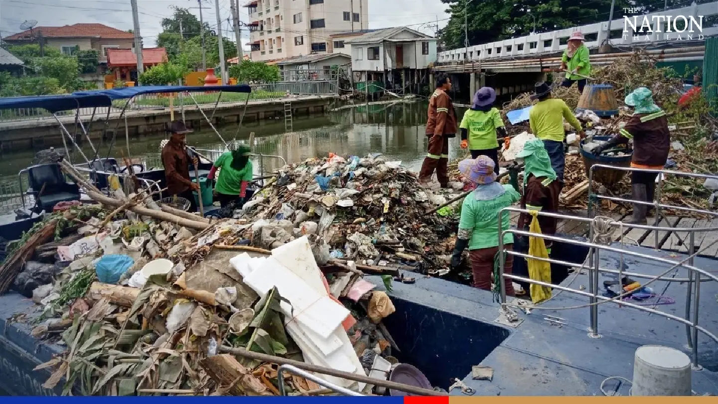 Reason for flooding: Mountains of trash blocking Bangkok canals Reason for flooding: Mountains of trash blocking Bangkok canals