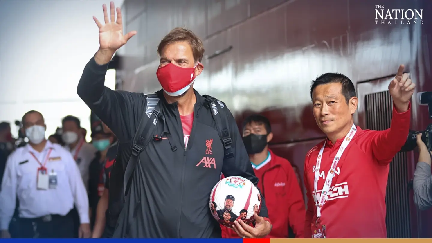 Thai fans welcome Liverpool ahead of Man United friendly Thai fans welcome Liverpool ahead of Man United friendly