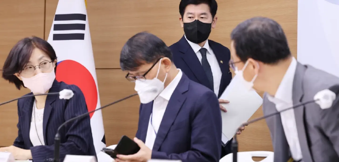 South Korea redirects $2.8bn to semiconductor training South Korea redirects $2.8bn to semiconductor training