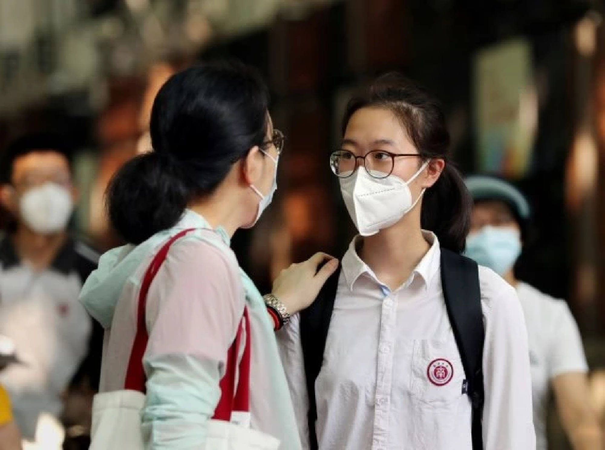 About 50,000 sit for delayed college entrance exam in Shanghai