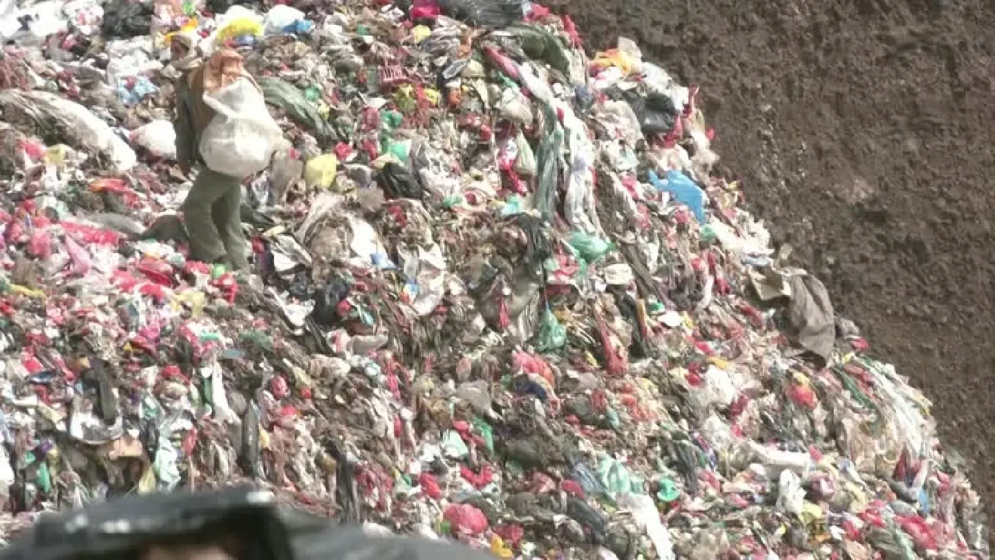 Yemen's mountain of toxic trash piles on the country's woes