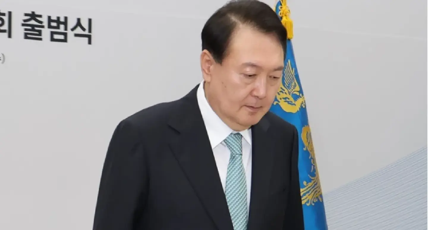 New South Korean president unfazed by plummeting approval ratings