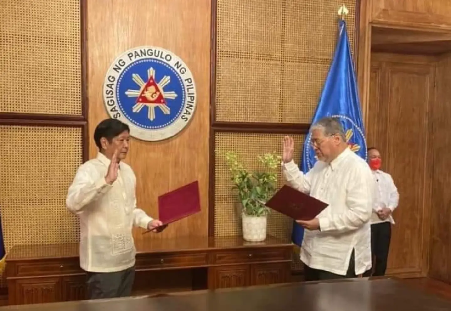Bongbong Marcos appoints career diplomat Enrique Manalo as DFA secretary Bongbong Marcos appoints career diplomat Enrique Manalo as DFA secretary
