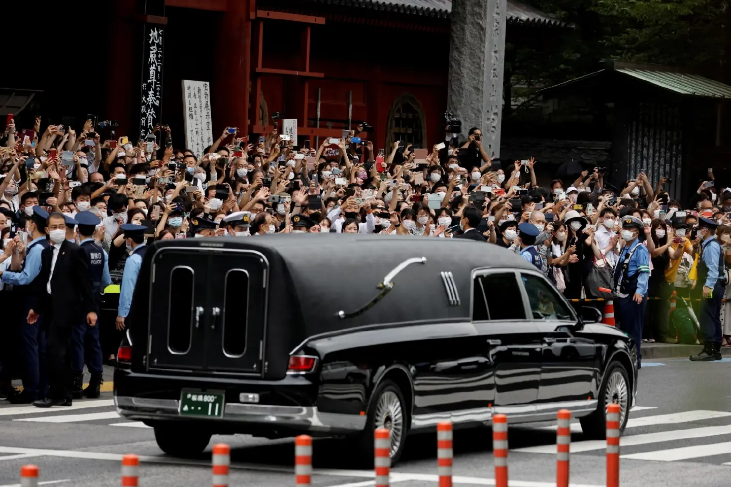 Japanese pay farewell to former PM Shinzo Abe Japanese pay farewell to former PM Shinzo Abe