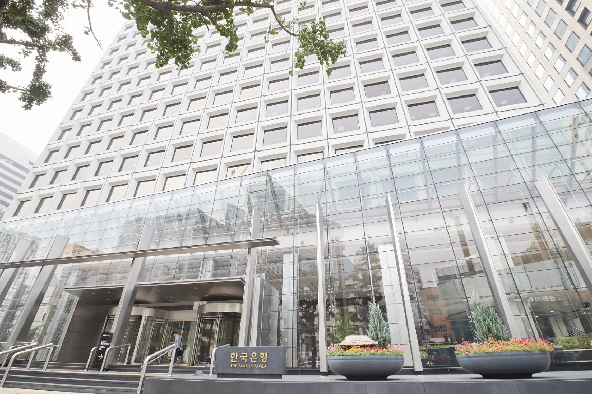 South Korea set for rate hike as inflation hits 24-year high