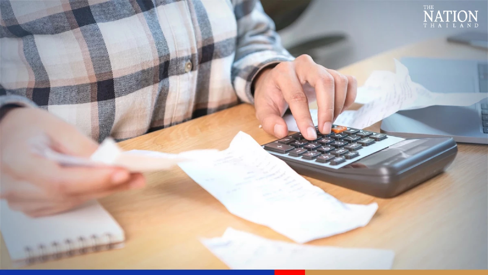 Most Thais barely scraping by, poll finds