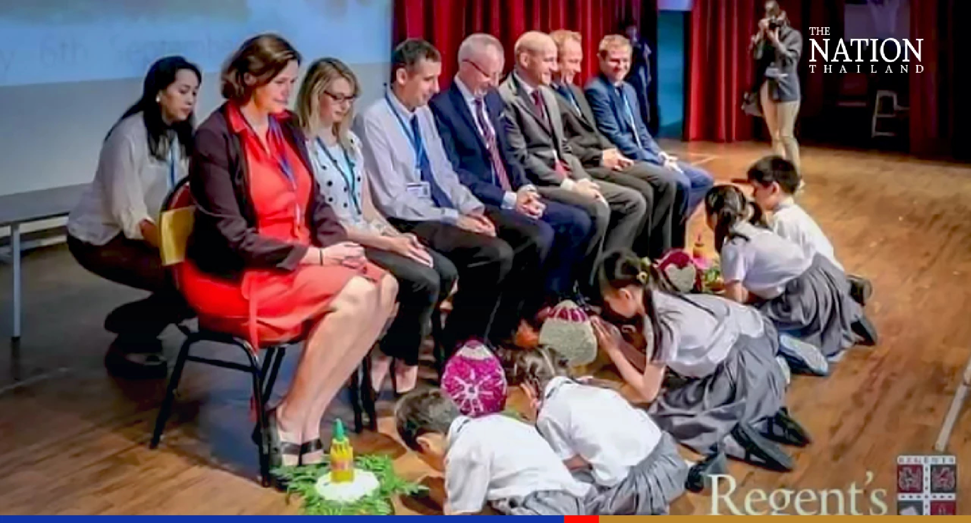 Uni ban on students prostrating to teachers rekindles Wai Khru debate