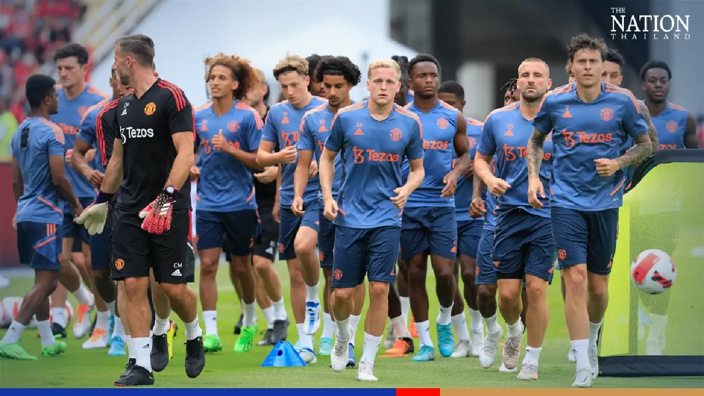 Man U hold first public training session in Bangkok
