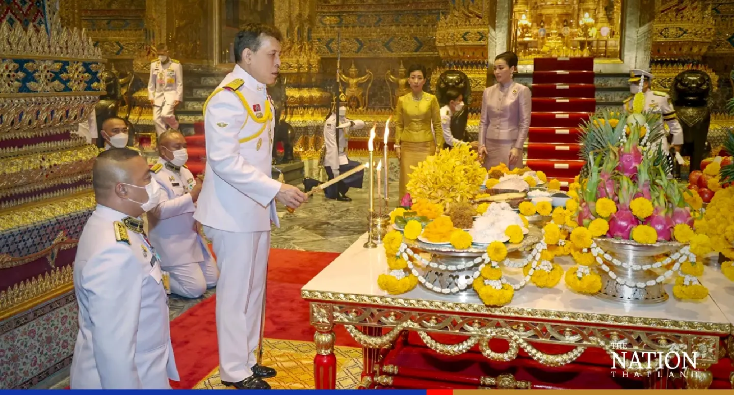 Their Majesties make merit on Asanha Bucha Day