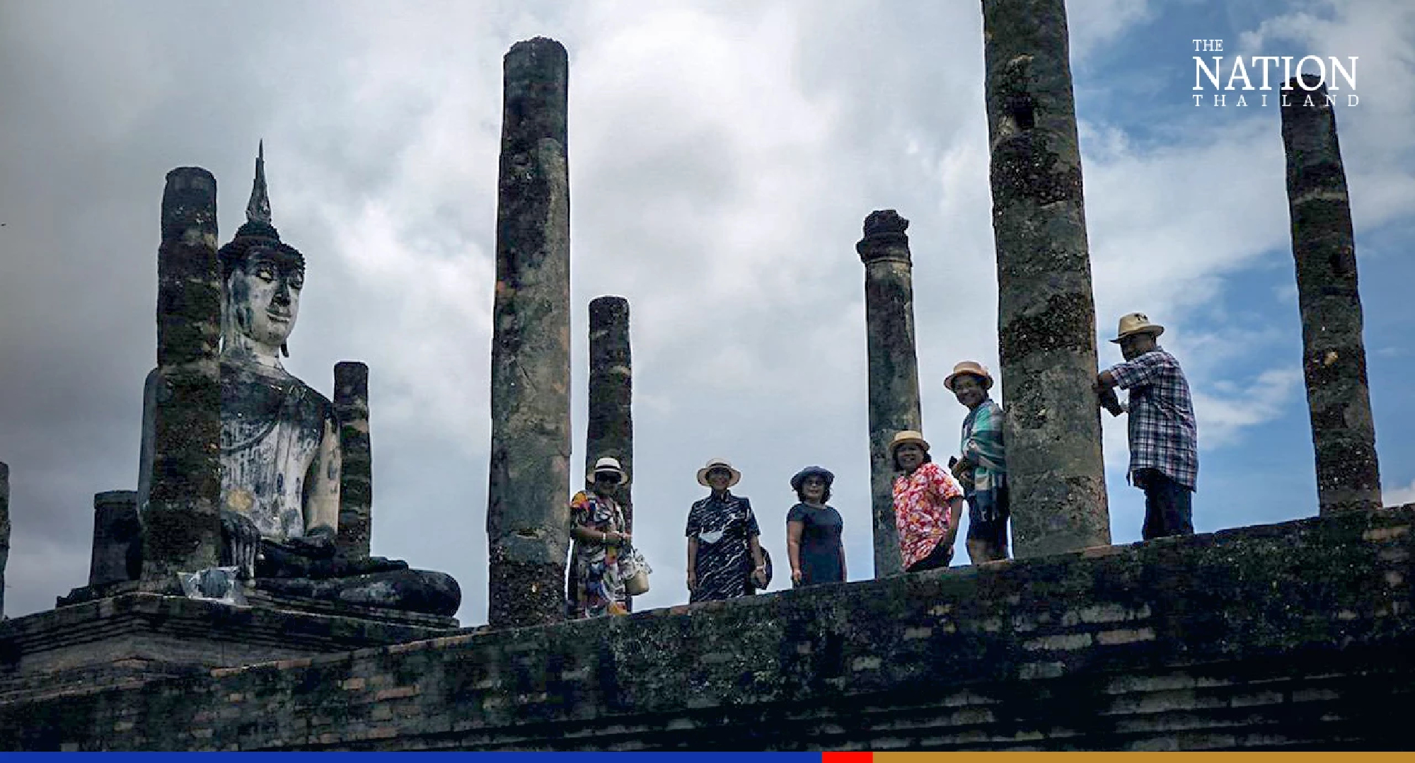 Buddhists flock to Sukhothai on first day of Buddhist Lent