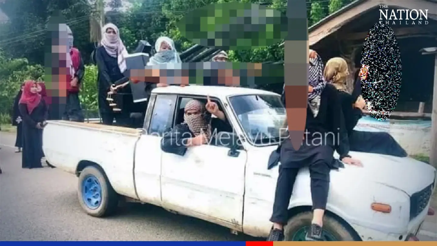 Students pretending to be terrorists in Narathiwat parade spark uproar Students pretending to be terrorists in Narathiwat parade spark uproar