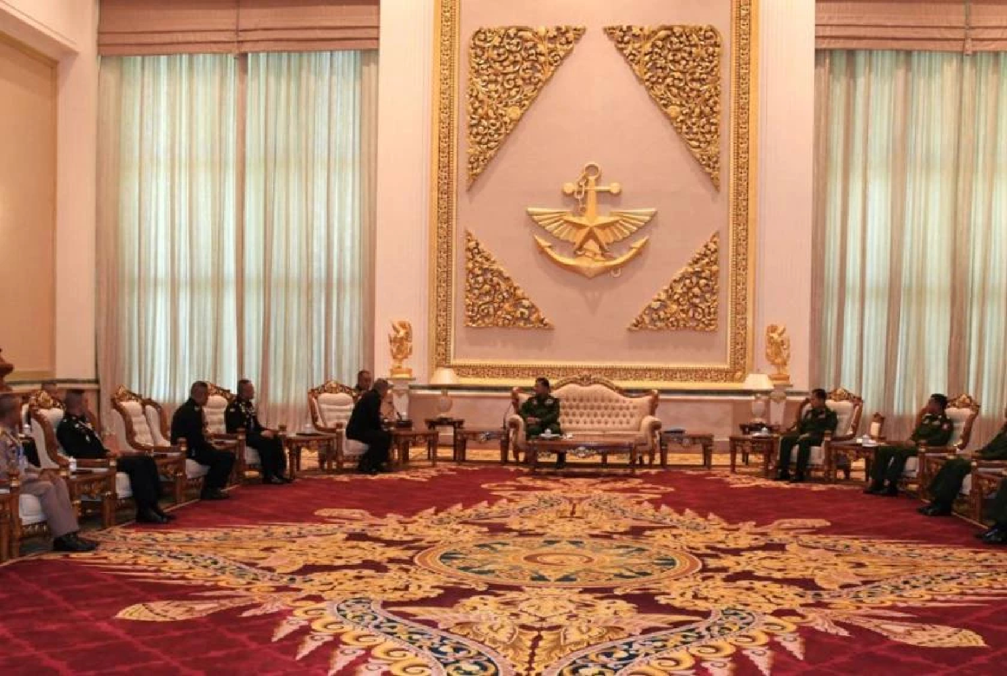 SAC Chairman meets with Thai military delegation in NPT to make discussions on cooperation between the two armies, including border stability, development and counter-terrorism