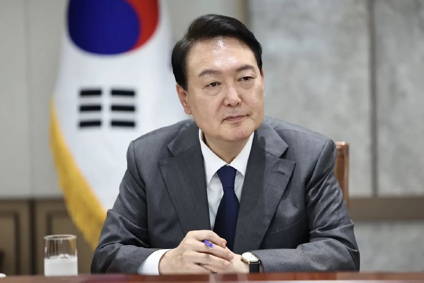 Yoon offers condolences over death of former Japanese PM Abe