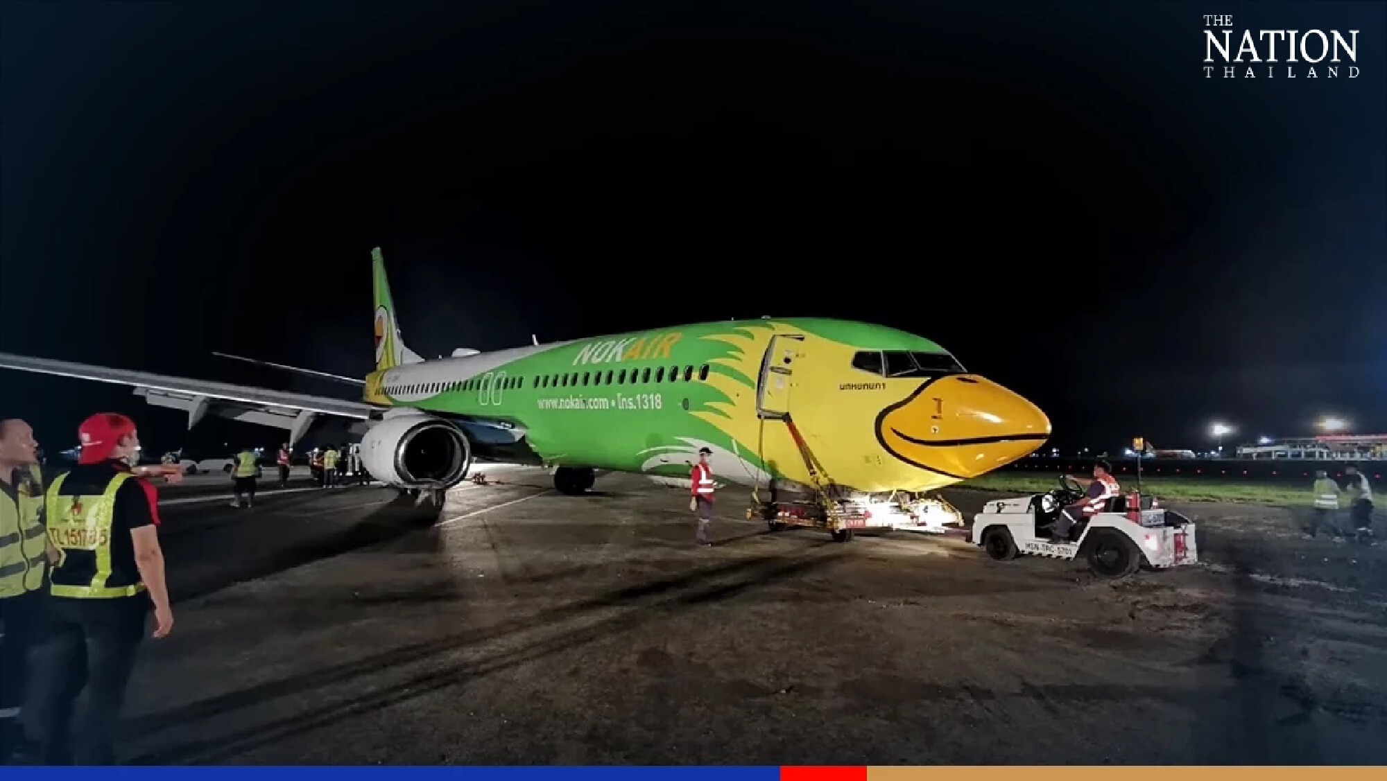 Stranded Nok Air plane in Chiang Rai successfully hoisted back onto runway