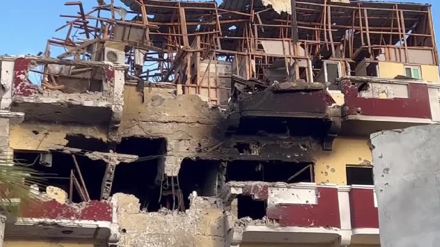 At least 21 dead in Somalia hotel siege, many hostages freed