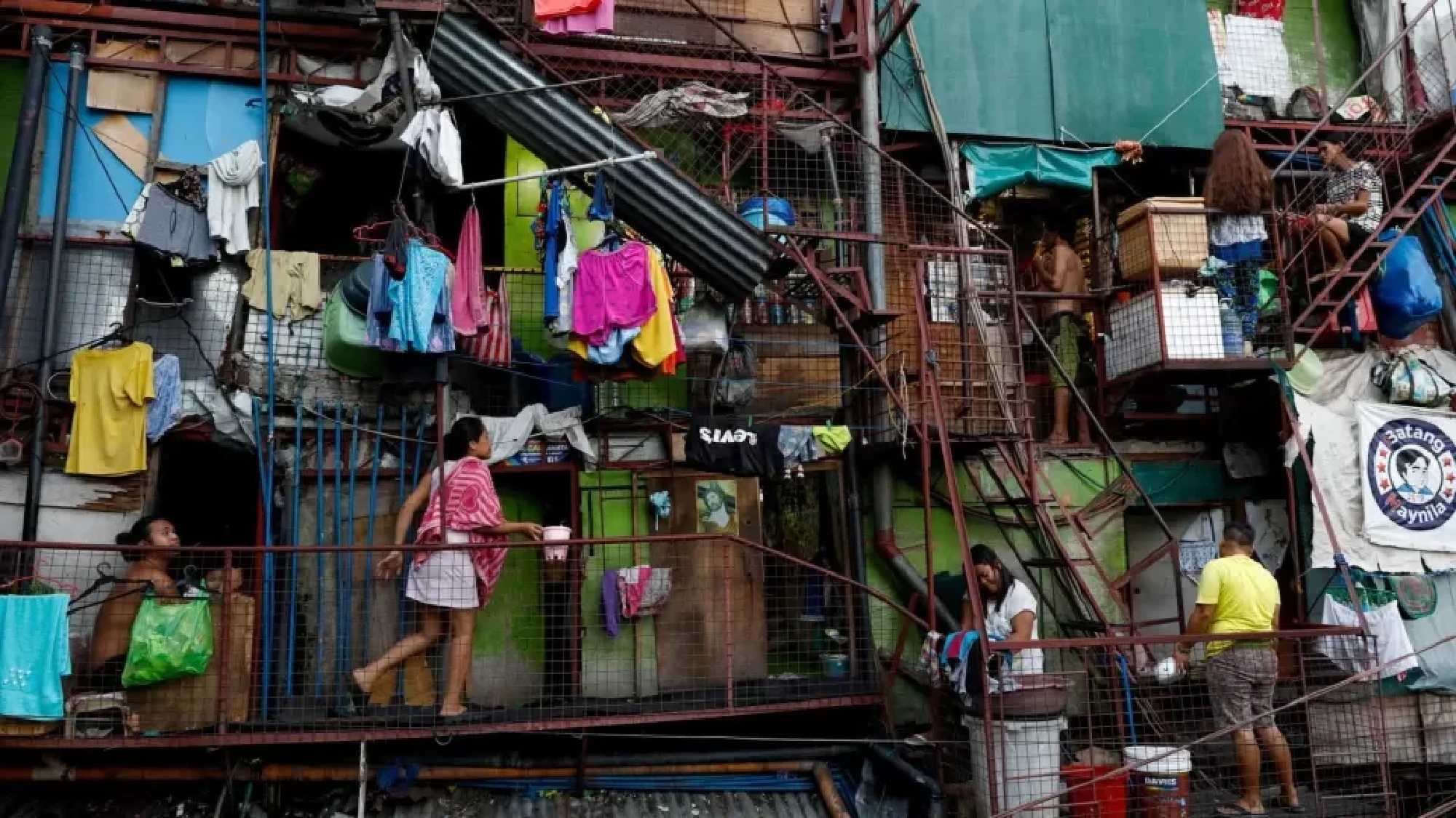 As Duterte stepped down, more Filipinos tighten belts to make ends meet