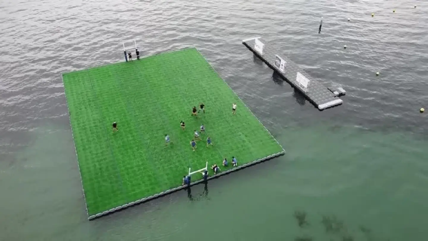 'Water rugby' makes a splash in Lake Geneva 'Water rugby' makes a splash in Lake Geneva