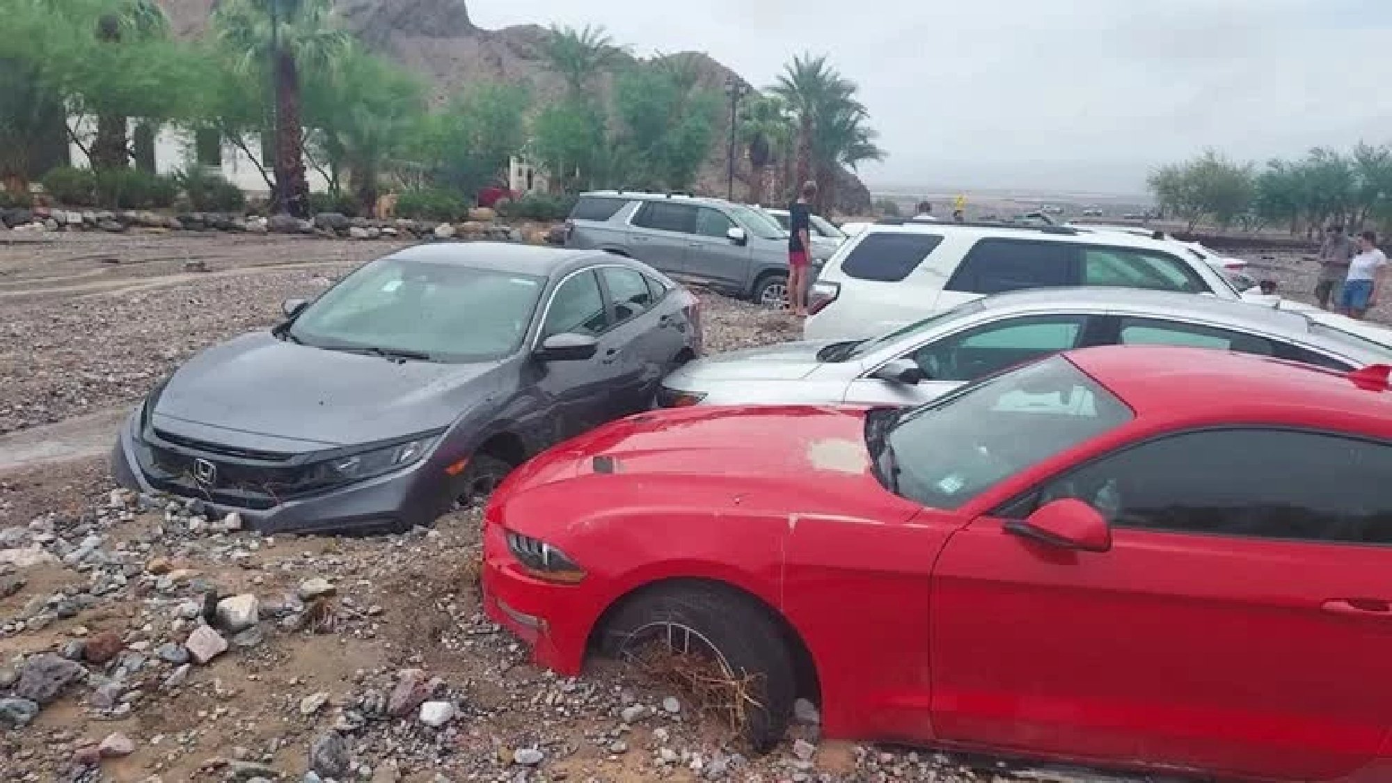 Flash floods strand 1,000 people in California's Death Valley National Park
